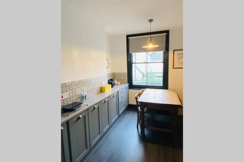 Beautiful First Floor Apartment In St Leonards المظهر الخارجي الصورة